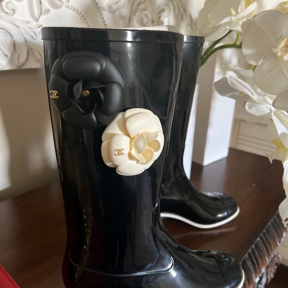 Brand new Authentic stunning CHANEL rain boots size 36 - Picture 6 of 7